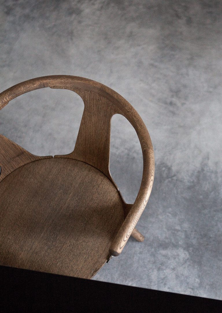 IN BETWEEN Chair SK1, Smoked Oak
