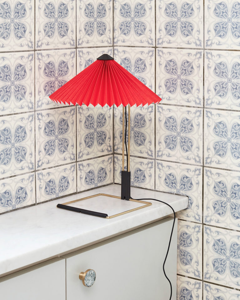 MATIN Table Lamp L, Bright Red