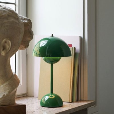 FLOWERPOT VP9, Signal Green