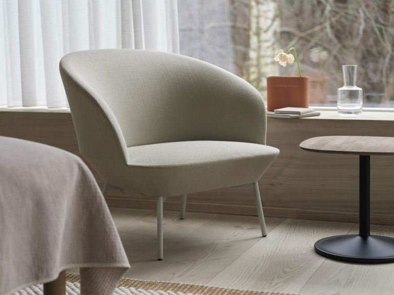 OSLO Lounge Chair, Tube Base