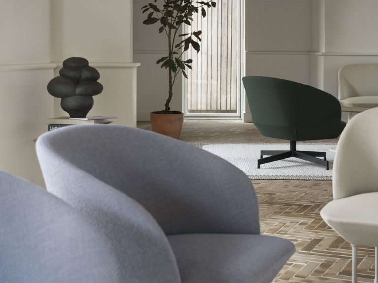 OSLO Lounge Chair, Swivel Base