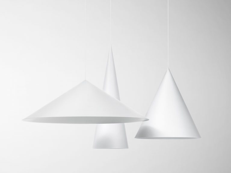 W151 XL Pendant S1, Traffic White