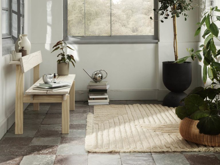 CREASE Wool Rug