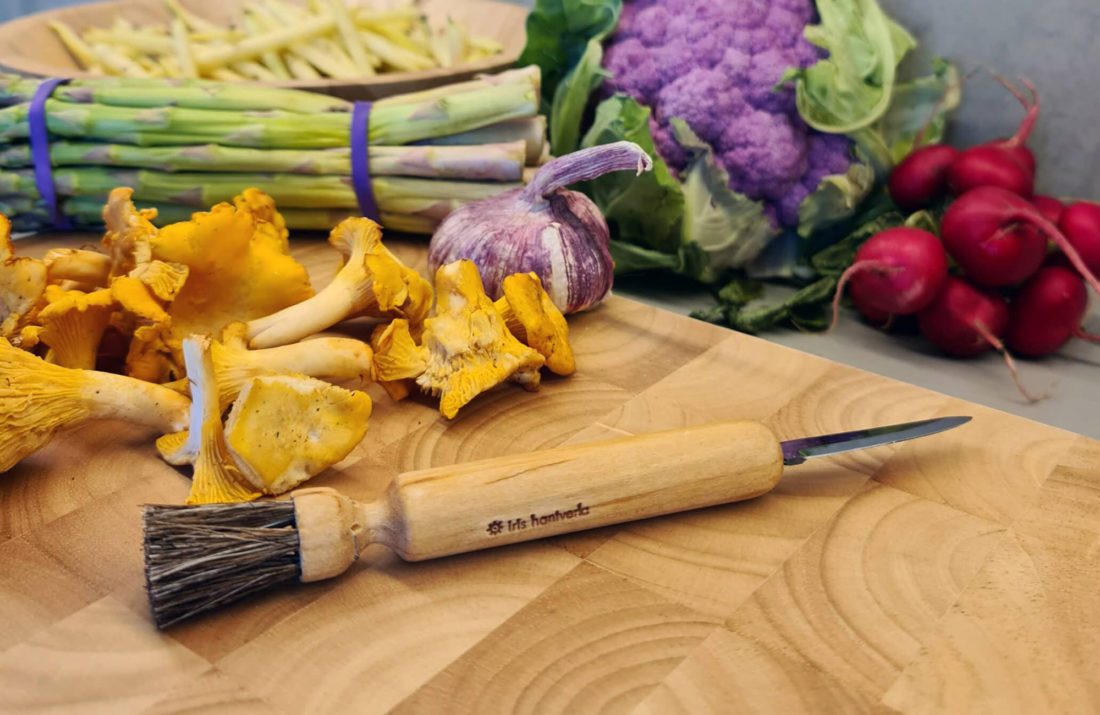 MUSHROOM KNIFE w. Brush