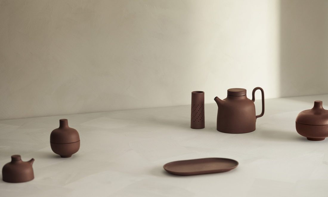 SAND SECRETS Plate, Red Clay