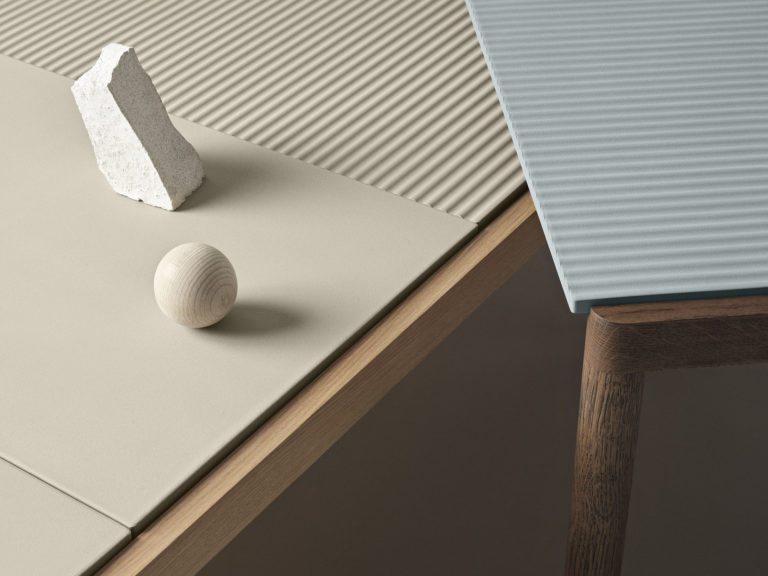 COUPLE Coffee Table, 2 Plain 1 Wavy