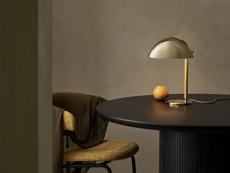9209 Table Lamp