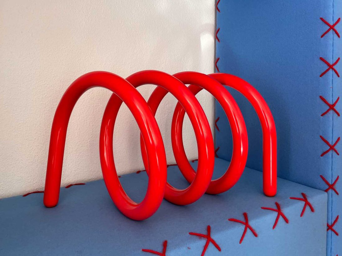 SPIRAL STAND, Red