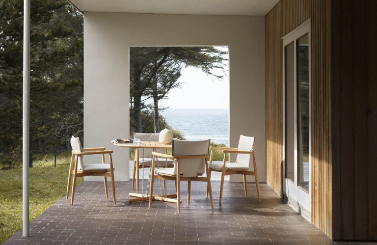 E022 Ø110 | Embrace Outdoor Table