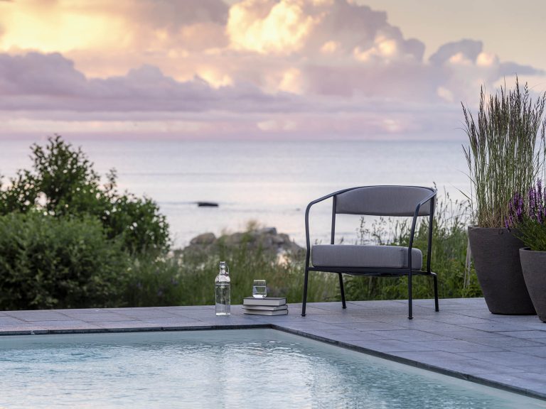 ARHOLMA Lounge Chair