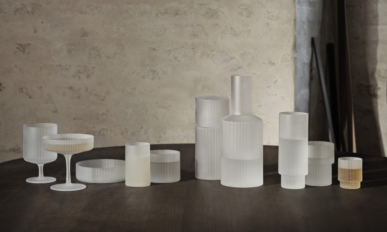 RIPPLE Wine Glasses set of 2, Frosted