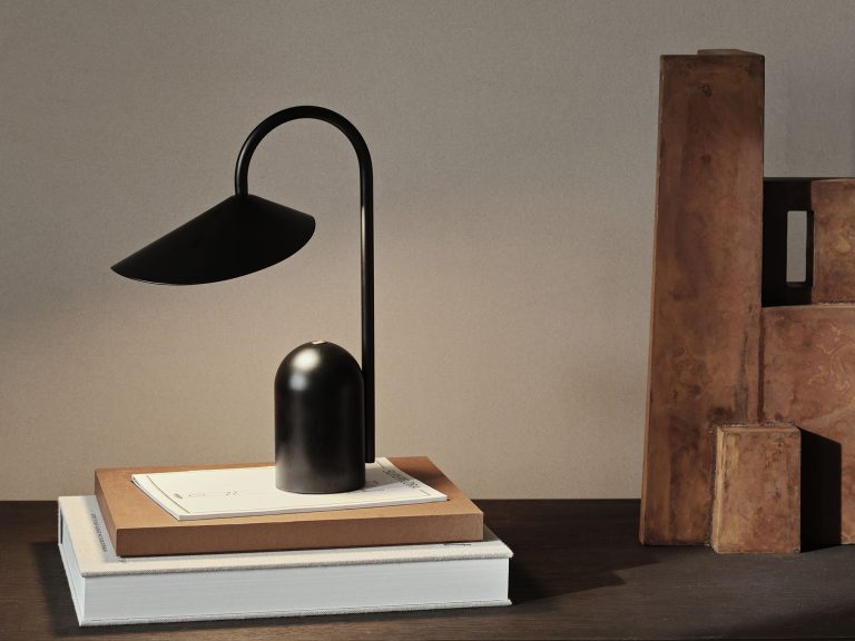 ARUM Portable Lamp, Black