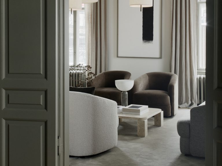 ATLAS Coffee Table 82x82