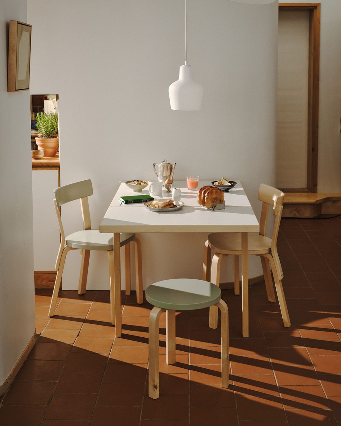 Brand: <span>Artek</span>