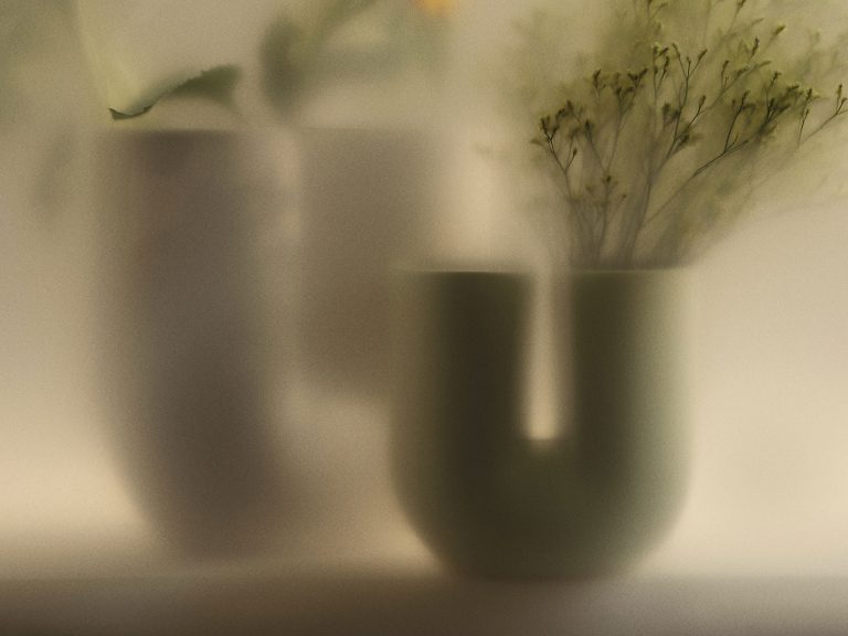 KINK Vase S, Deep Red