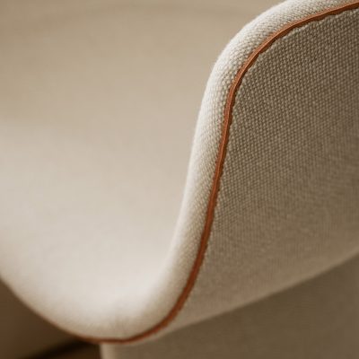 MONOLIT™ CM221 Dining