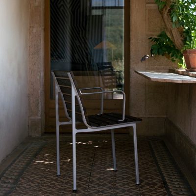 TRAVERSE Armchair