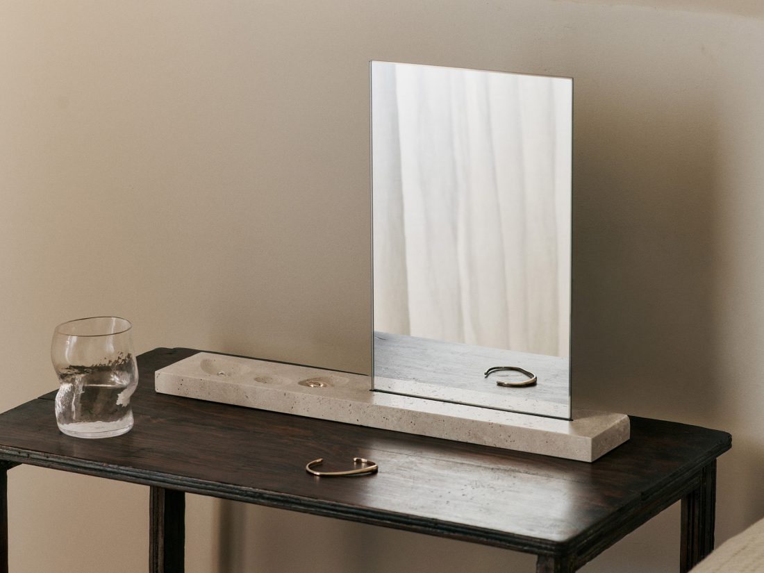 CASETA Table Mirror