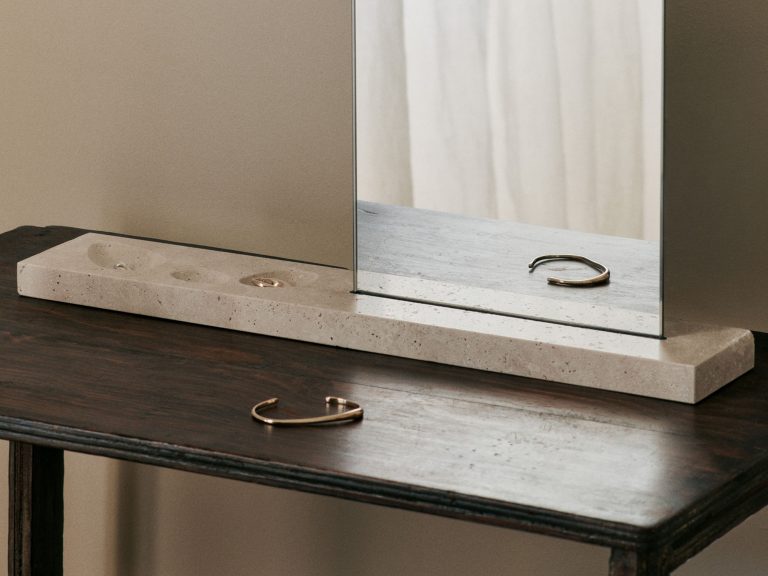 CASETA Table Mirror