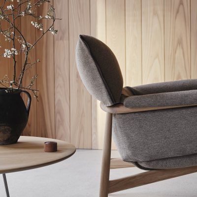 E015 | Embrace Lounge Chair