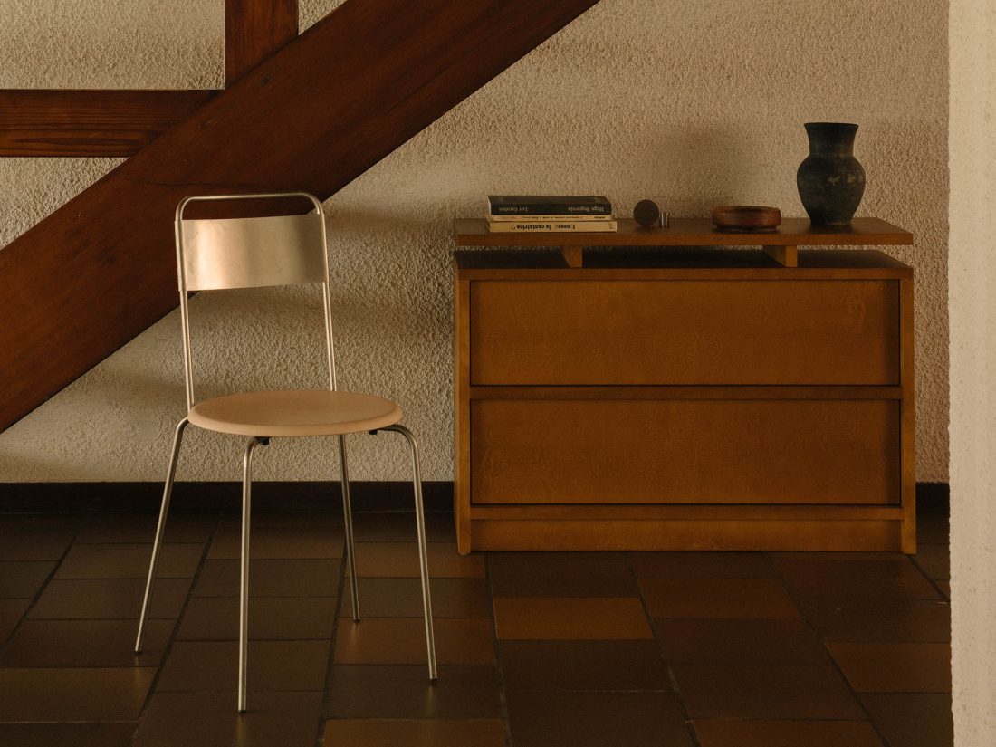 PETIT ROND Chair, Leather Seat
