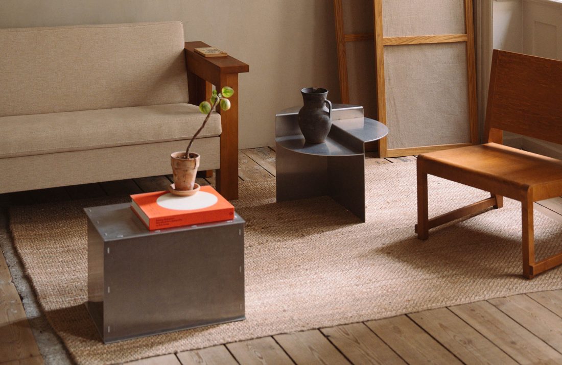 RIVET Box Table