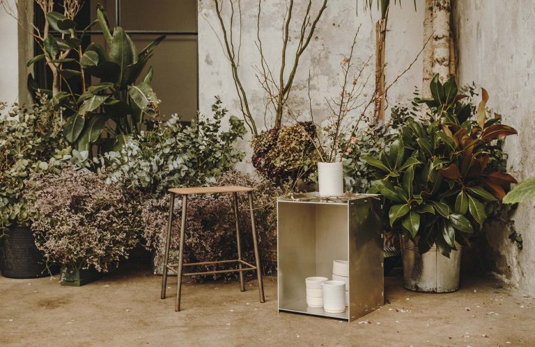 RIVET Box Table