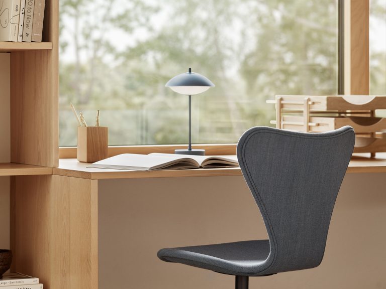 CLAM™ Portable Lamp, Dusk Blue