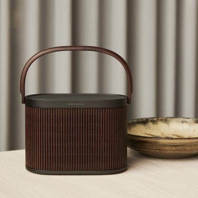 BEOSOUND A5, Dark Oak