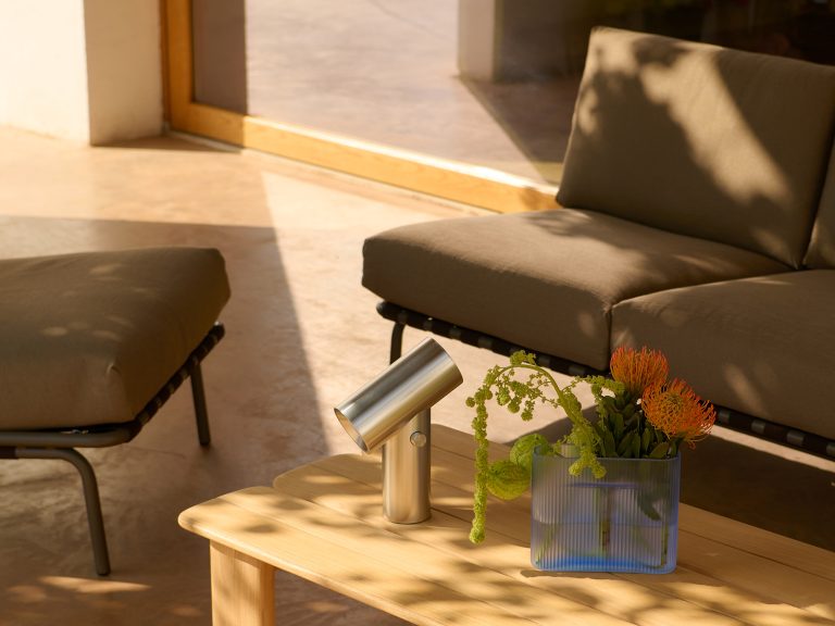 SETTLE Sofa 2 seater