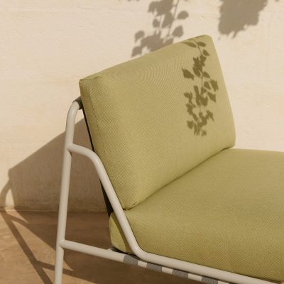 SETTLE Lounge Chair