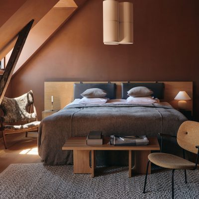 ANDROGYNE Lounge Table, Wood Base