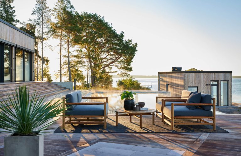 SALTHOLM Lounge Chair