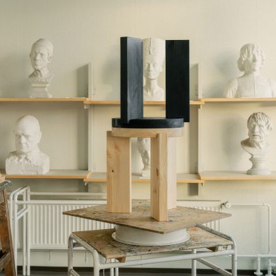 001 Stool Black